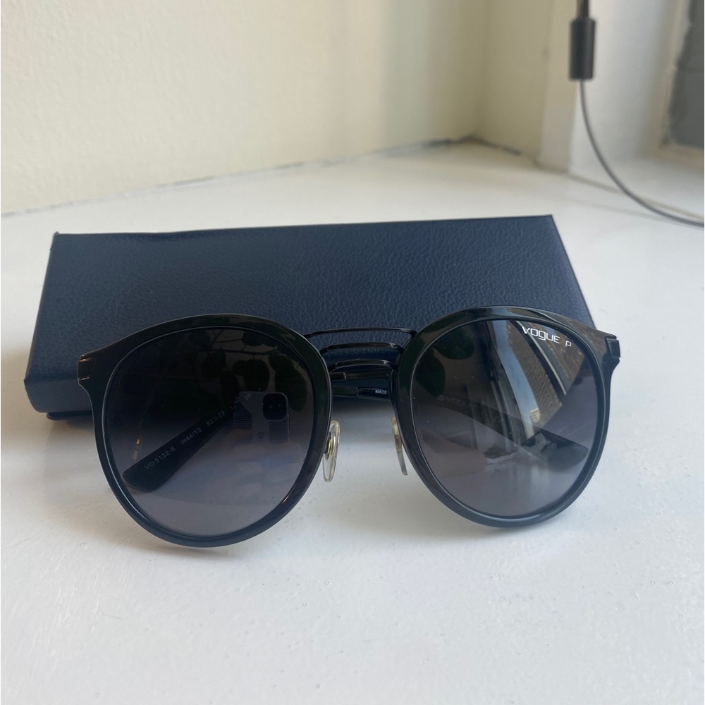 Vogue Eyewear polarized black sunglasses with double bar